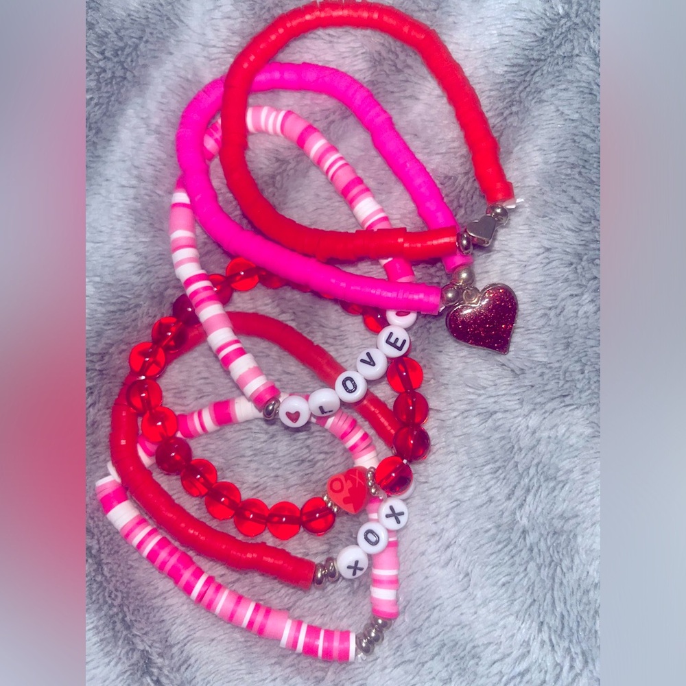 🩷set of 6 bracelets❤️